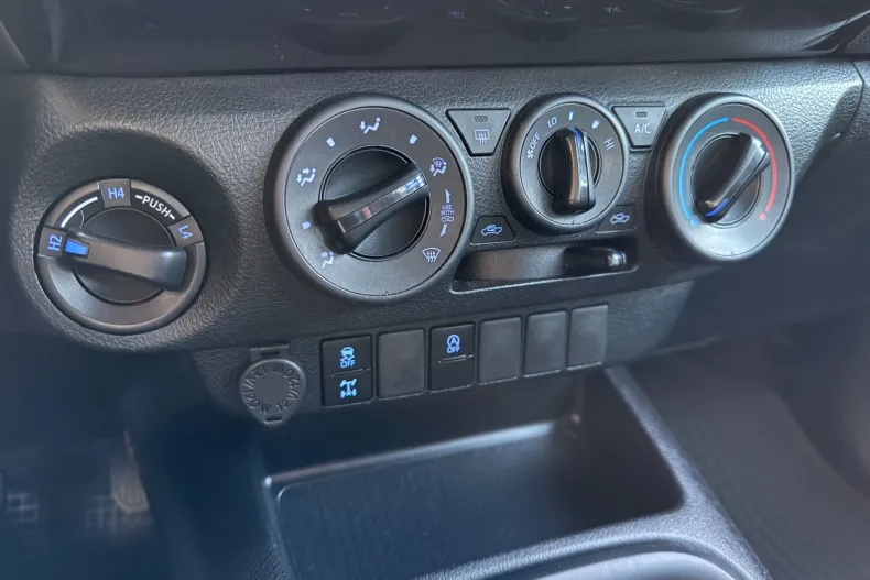 Toyota Hilux din 2021 cu 140.231 km - oferta TOY202386 - foto 9