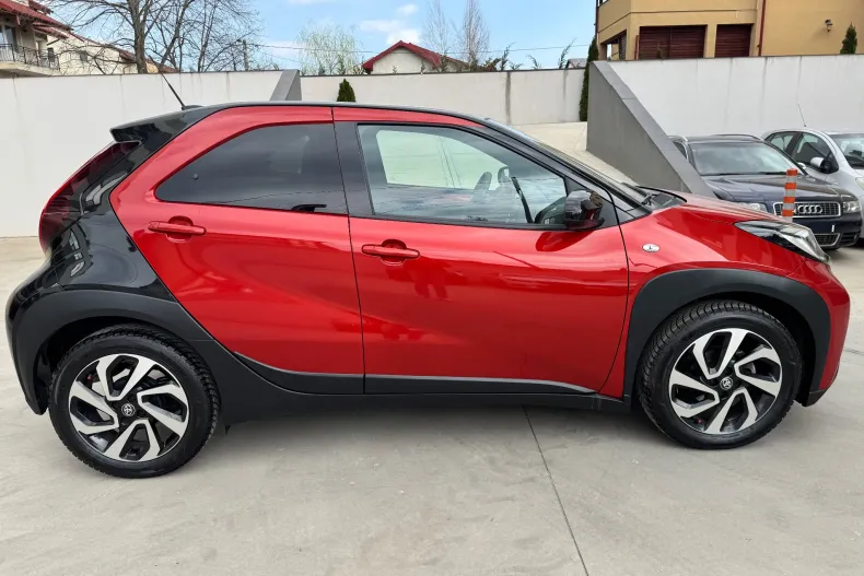 Toyota Aygo (X) din 2024 cu 9.900 km - oferta TOY202389 - foto 4