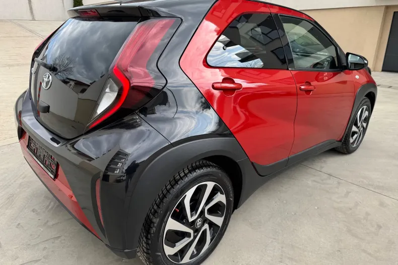 Toyota Aygo (X) din 2024 cu 9.900 km - oferta TOY202389 - foto 5