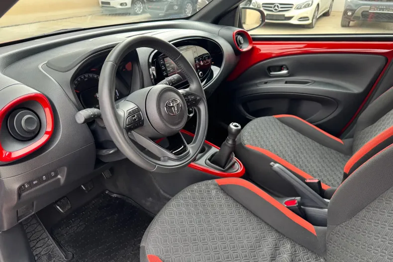 Toyota Aygo (X) din 2024 cu 9.900 km - oferta TOY202389 - foto 8
