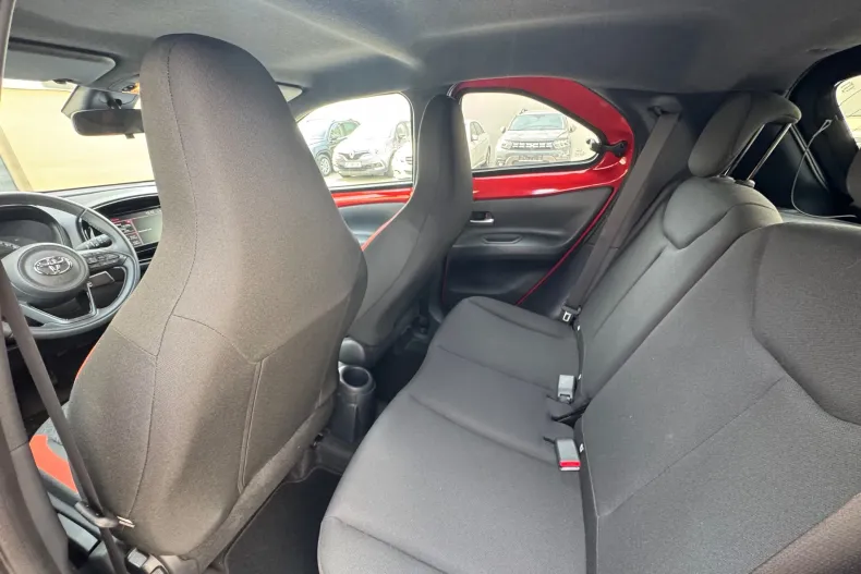 Toyota Aygo (X) din 2024 cu 9.900 km - oferta TOY202389 - foto 14