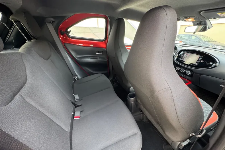 Toyota Aygo (X) din 2024 cu 9.900 km - oferta TOY202389 - foto 15