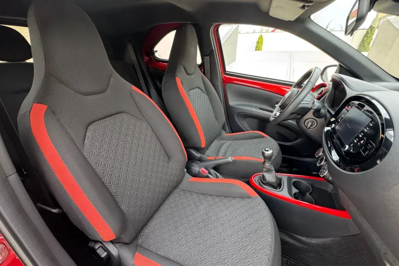 Toyota Aygo (X) din 2024 cu 9.900 km - oferta TOY202389 - foto 18