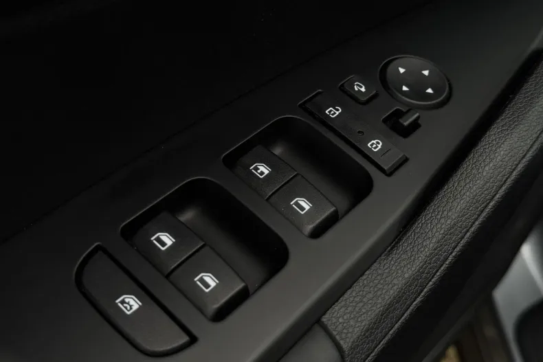 Kia Sportage din 2025 cu 2.442 km - oferta KIA202396 - foto 24