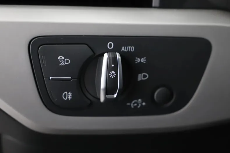 Audi A4 din 2022 cu 75.517 km - oferta AUD202399 - foto 11