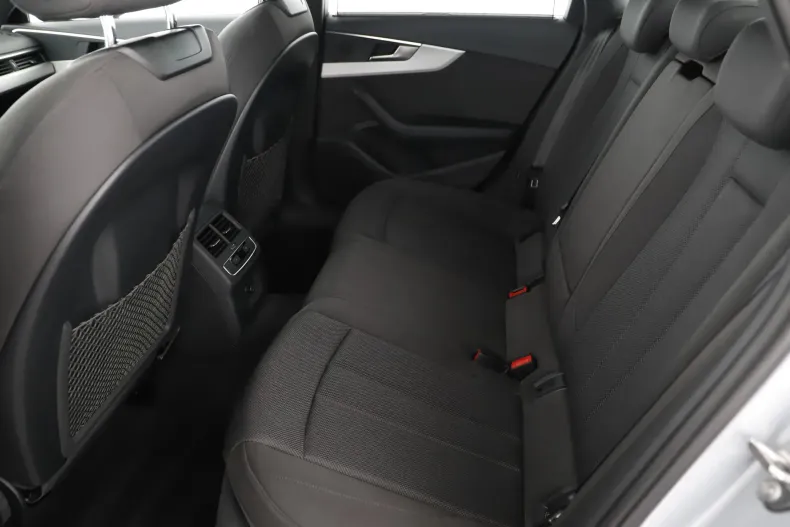 Audi A4 din 2022 cu 75.517 km - oferta AUD202399 - foto 24