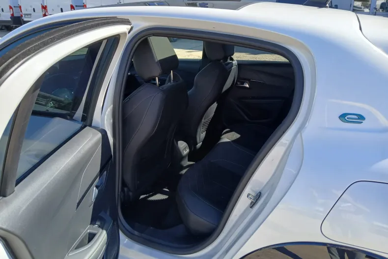 Peugeot 208 din 2022 cu 23.200 km - oferta PEU202405 - foto 9