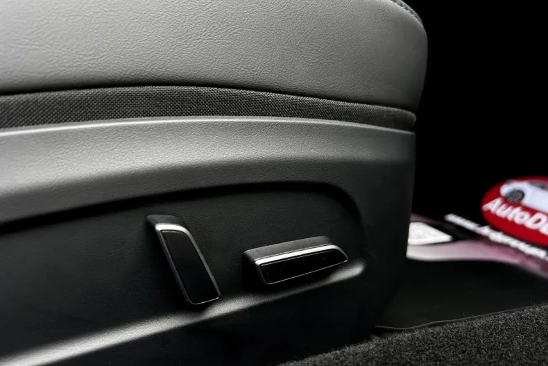 Tesla Model 3 din 2025 cu 6.770 km - oferta TES202430 - foto 13