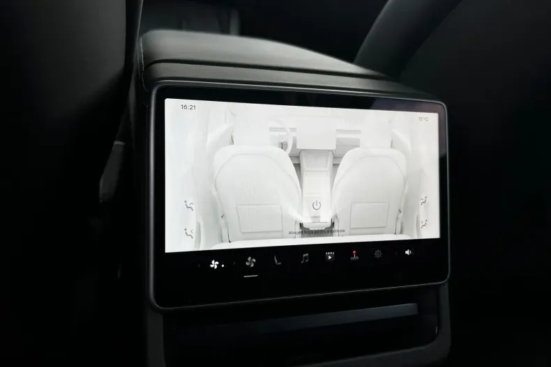 Tesla Model 3 din 2025 cu 6.770 km - oferta TES202430 - foto 38