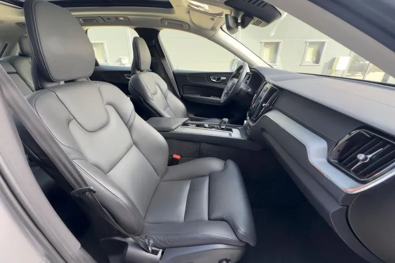 Volvo XC60 din 2022 cu 100.186 km - oferta VOL202443 - foto 20