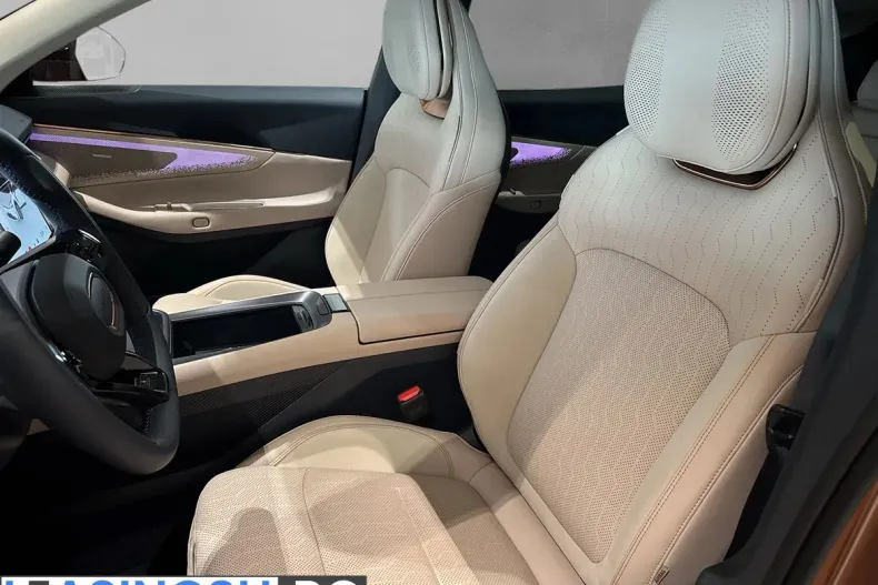 Lynk & Co 08 din 2025 cu 8.900 km - oferta LYN202451 - foto 6