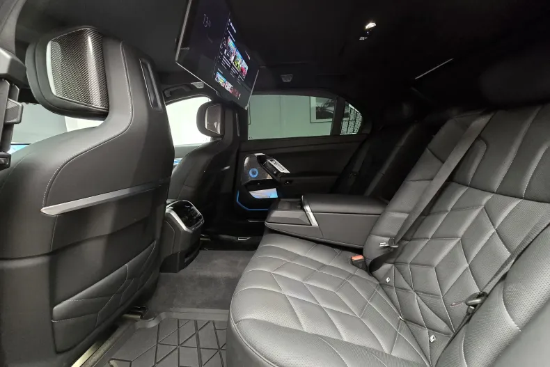 BMW 740d (Seria 7) din 2023 cu 57.000 km - oferta BMW202461 - foto 27