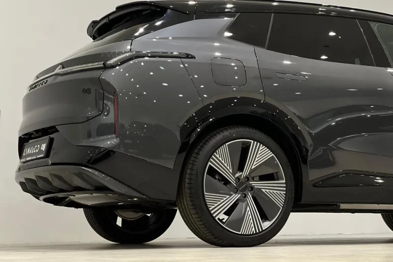 Lynk & Co 08 din 2025 cu 2 km - oferta LYN202475 - foto 4