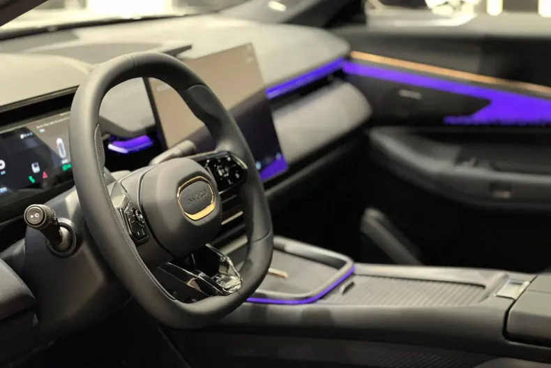 Lynk & Co 08 din 2025 cu 2 km - oferta LYN202475 - foto 16