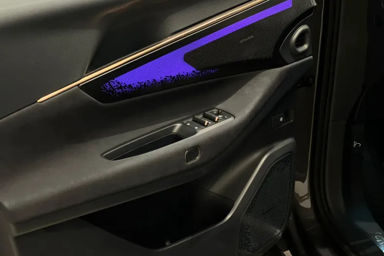 Lynk & Co 08 din 2025 cu 2 km - oferta LYN202475 - foto 18