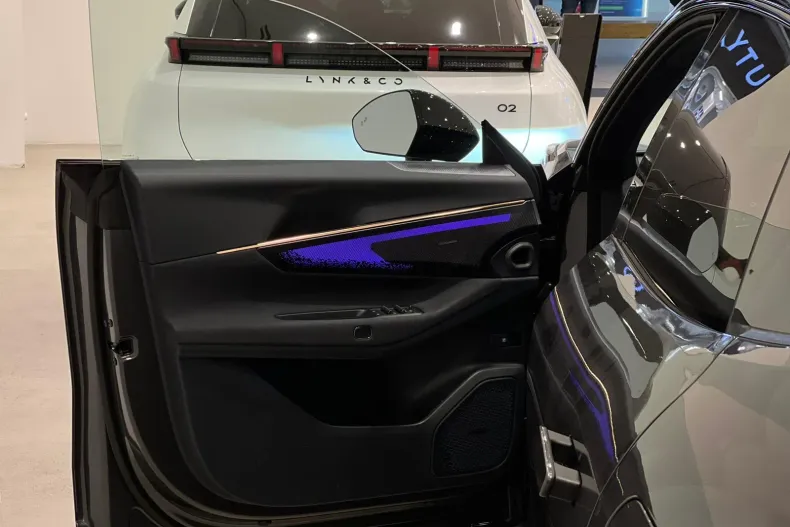 Lynk & Co 08 din 2025 cu 2 km - oferta LYN202475 - foto 19