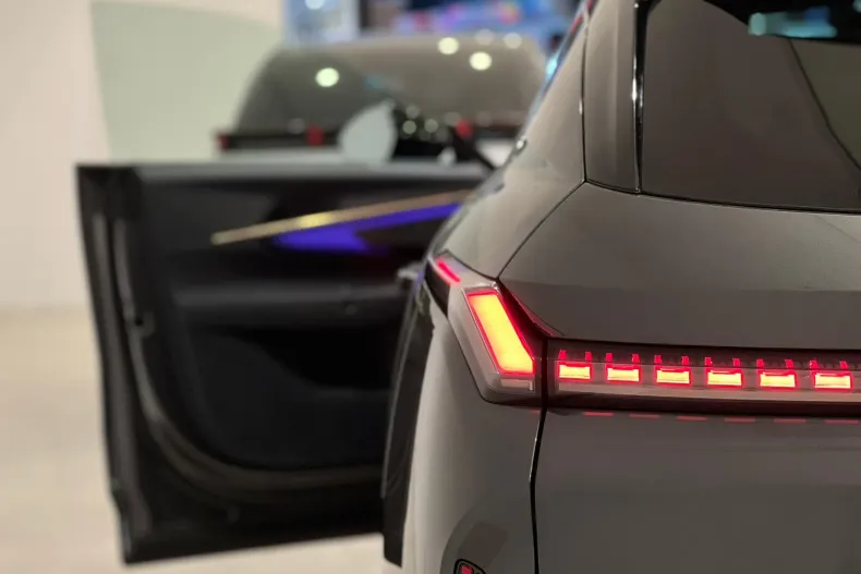 Lynk & Co 08 din 2025 cu 2 km - oferta LYN202475 - foto 20