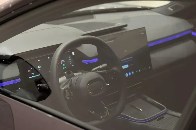 Lynk & Co 08 din 2025 cu 2 km - oferta LYN202475 - foto 24