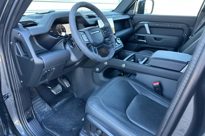 Land Rover Defender din 2024 cu 9.900 km - oferta LAN202489 - foto 6