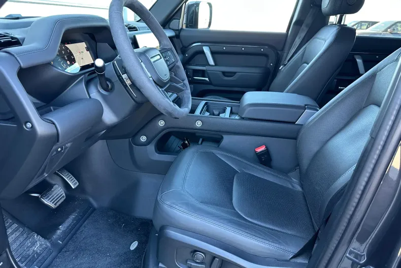 Land Rover Defender din 2024 cu 9.900 km - oferta LAN202489 - foto 16