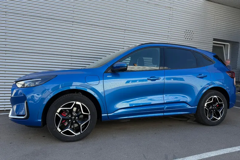 Ford Kuga din 2025 cu 2.420 km - oferta FOR202500 - foto 5