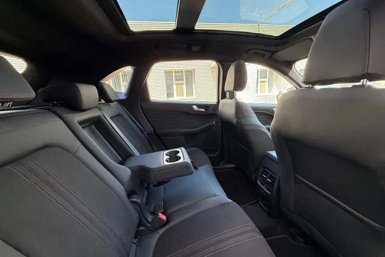 Ford Kuga din 2025 cu 2.420 km - oferta FOR202500 - foto 12