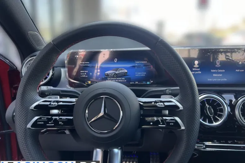 Mercedes-Benz A 220 (Clasa A) din 2023 cu 2.400 km - oferta MER202513 - foto 11