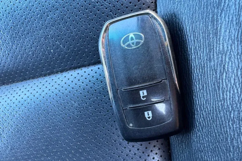 Toyota Hilux din 2021 cu 103.990 km - oferta TOY202546 - foto 6