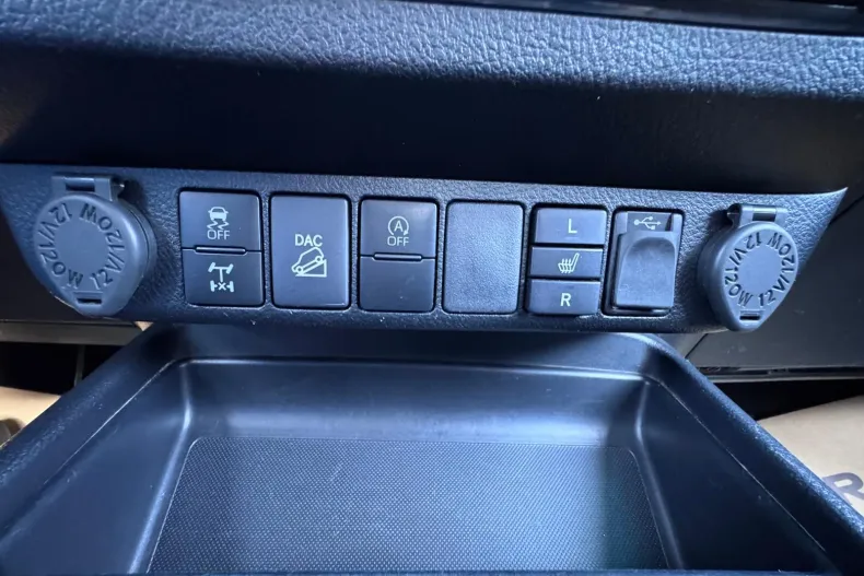 Toyota Hilux din 2021 cu 103.990 km - oferta TOY202546 - foto 32