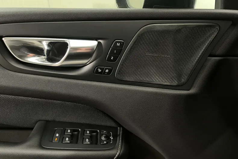 Volvo XC60 din 2021 cu 81.450 km - oferta VOL202586 - foto 23