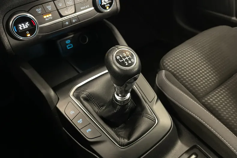 Ford Focus din 2022 cu 87.040 km - oferta FOR202589 - foto 19