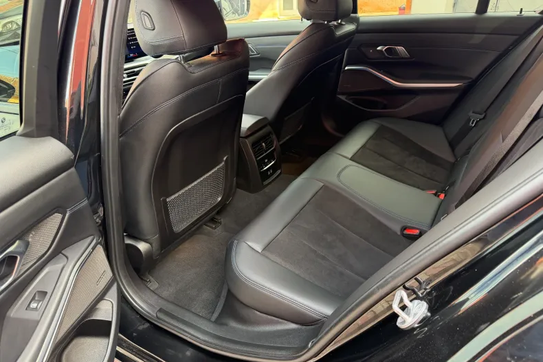 BMW 320d (Seria 3) din 2023 cu 150.000 km - oferta BMW202605 - foto 21