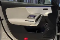 Mercedes-Benz CLA 200 (Clasa CLA) din 2022 cu 48.000 km - oferta MER202614 - foto 33