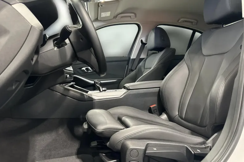 BMW 330e (Seria 3) din 2020 cu 106.610 km - oferta BMW202626 - foto 10