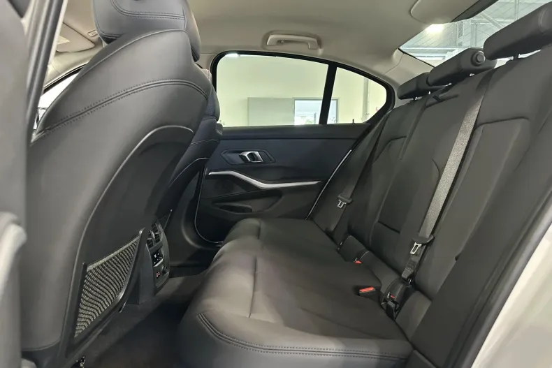 BMW 330e (Seria 3) din 2020 cu 106.610 km - oferta BMW202626 - foto 11