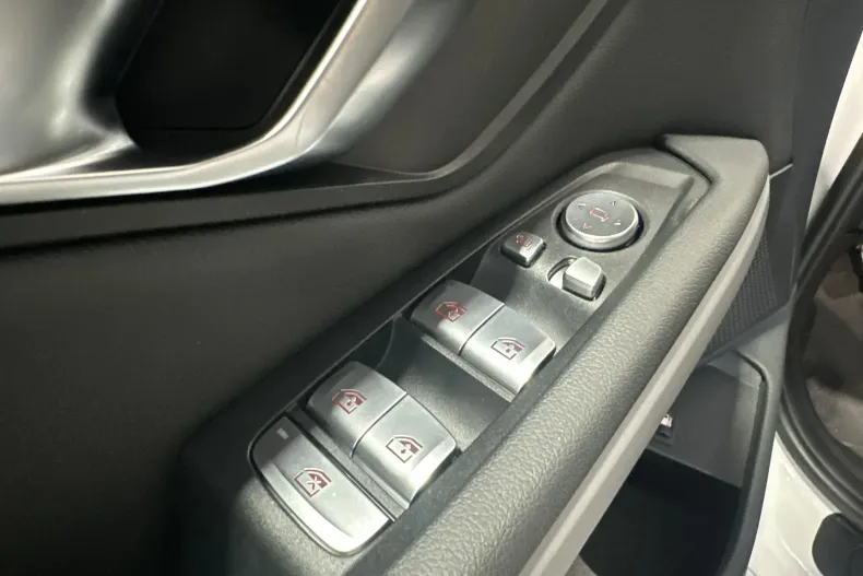 BMW 330e (Seria 3) din 2020 cu 106.610 km - oferta BMW202626 - foto 13