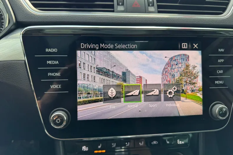 Skoda Superb din 2021 cu 110.495 km - oferta SKO202650 - foto 25