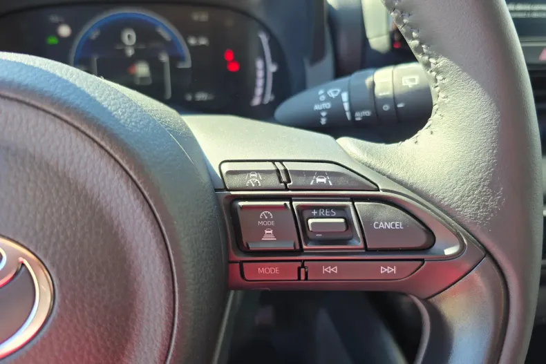 Toyota Yaris din 2025 cu 1.827 km - oferta TOY202651 - foto 11