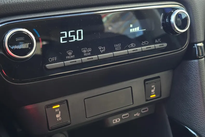 Toyota Yaris din 2025 cu 1.827 km - oferta TOY202651 - foto 13