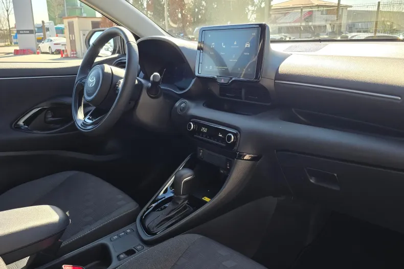 Toyota Yaris din 2025 cu 1.827 km - oferta TOY202651 - foto 19