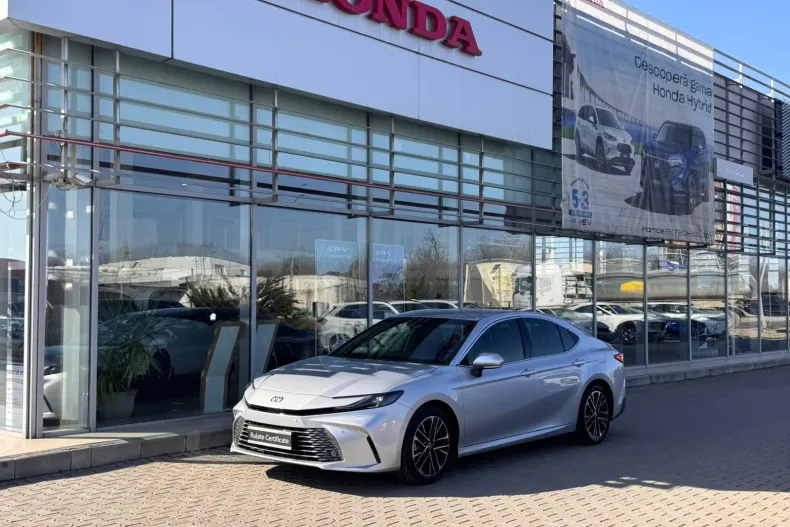 Toyota Camry din 2024 cu 14.890 km - oferta TOY202653 - foto 1