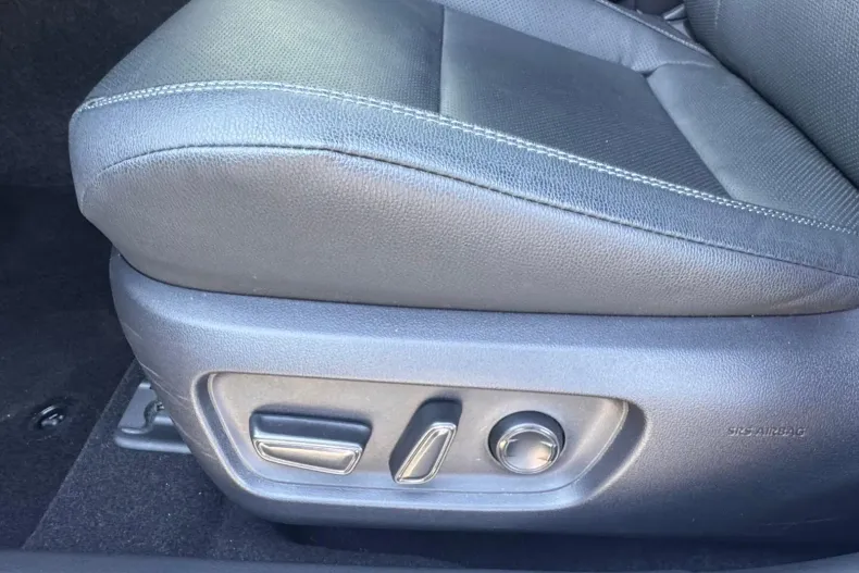 Toyota Camry din 2024 cu 14.890 km - oferta TOY202653 - foto 14