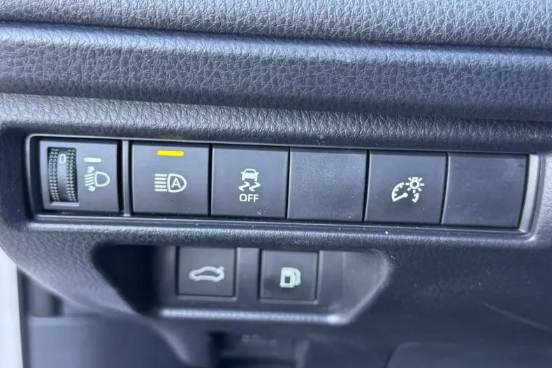 Toyota Camry din 2024 cu 14.890 km - oferta TOY202653 - foto 19