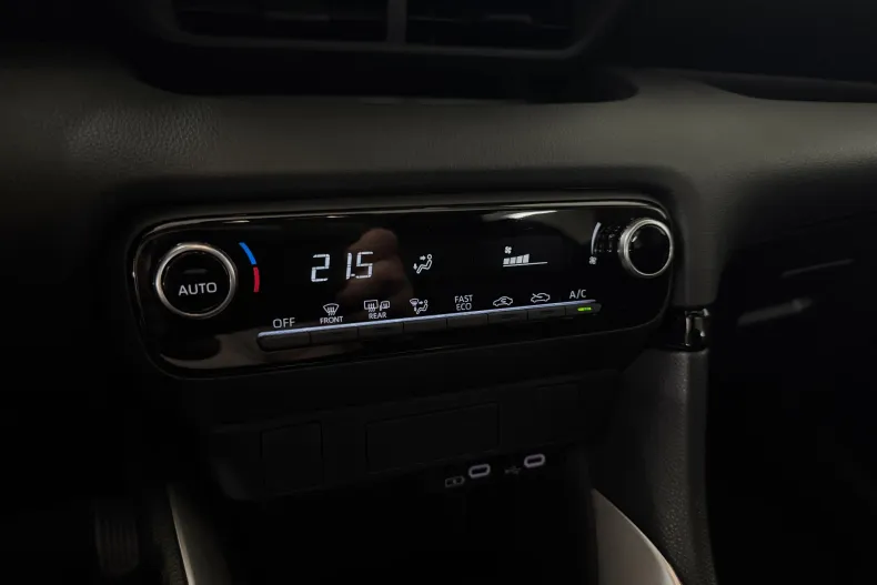 Toyota Yaris din 2025 cu 4.080 km - oferta TOY202661 - foto 9