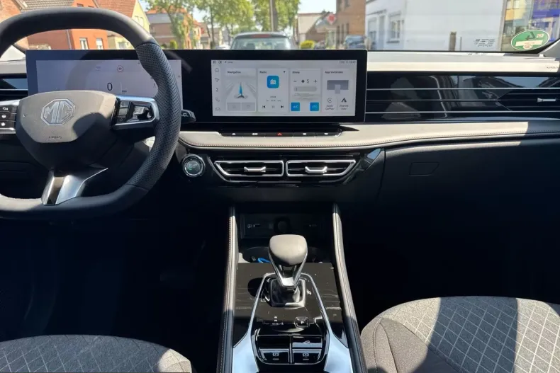 MG EHS din 2024 cu 500 km - oferta MG0202670 - foto 5