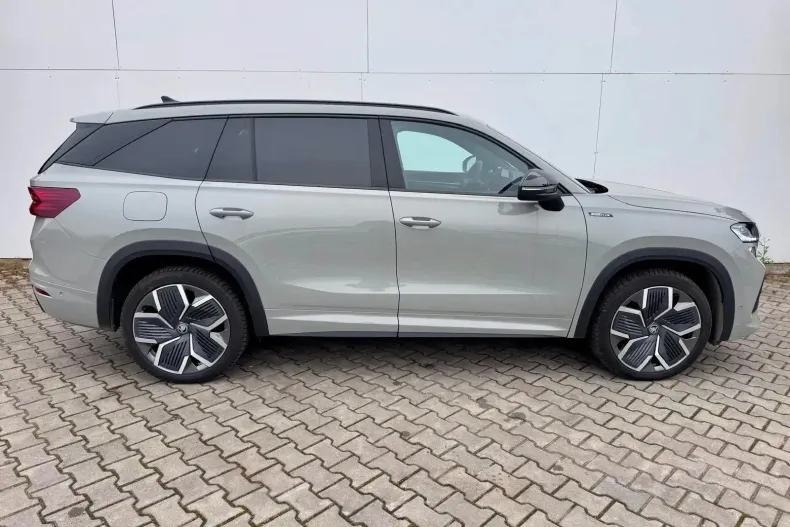 Skoda Kodiaq din 2025 cu 3.764 km - oferta SKO202694 - foto 6
