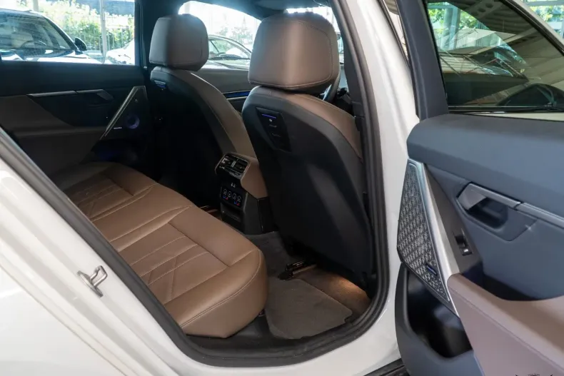 BMW 550e (Seria 5) din 2025 cu 27.972 km - oferta BMW202695 - foto 24