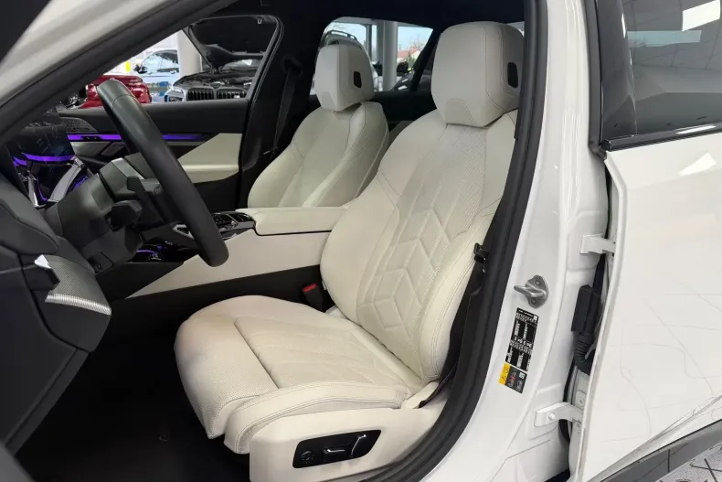 BMW 550e (Seria 5) din 2025 cu 23.100 km - oferta BMW202703 - foto 6