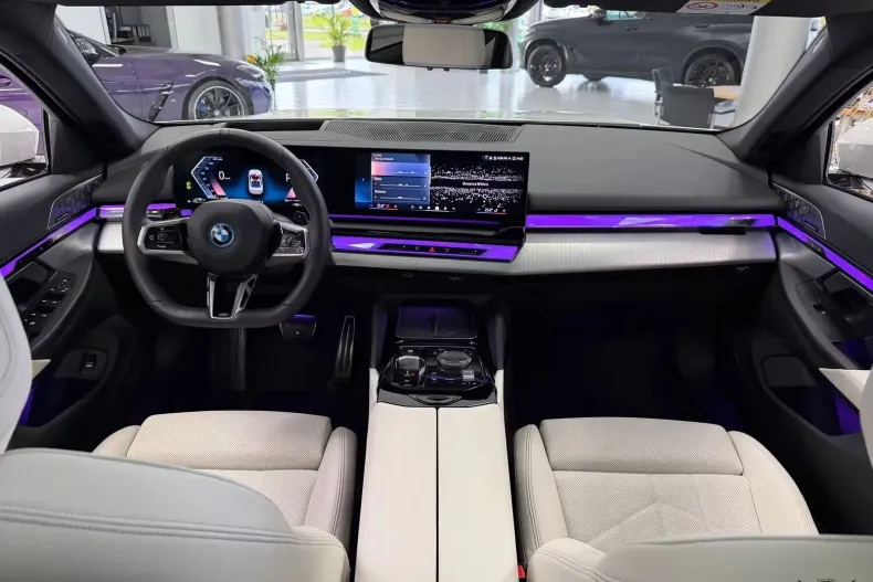 BMW 550e (Seria 5) din 2025 cu 23.100 km - oferta BMW202703 - foto 7