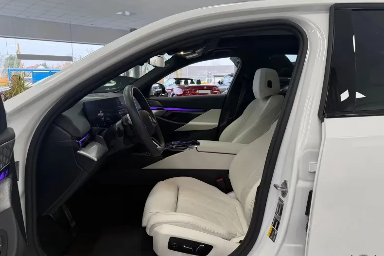 BMW 550e (Seria 5) din 2025 cu 23.100 km - oferta BMW202703 - foto 9